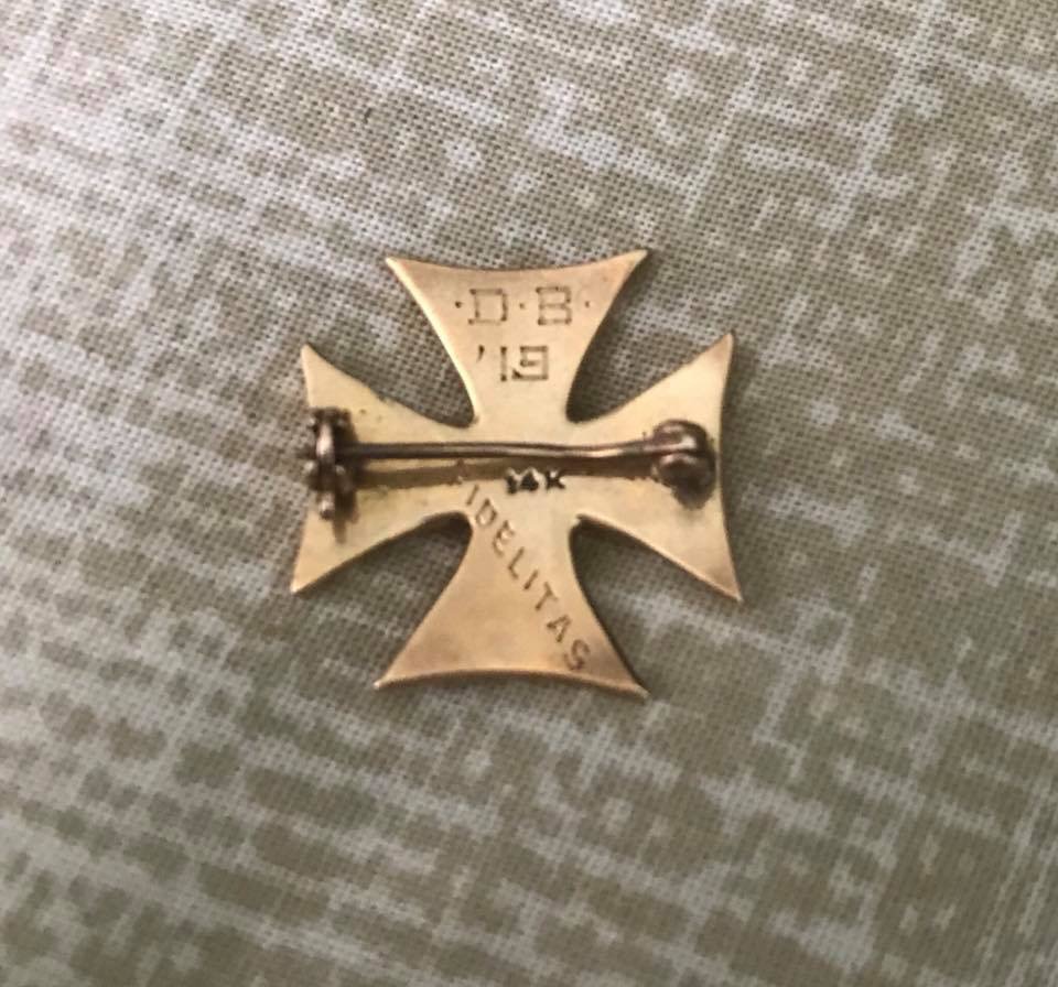 Help-With-Indentification---Unknown-Pin/Badge